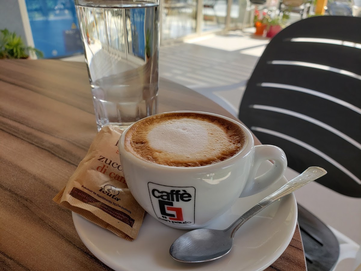 Puro Gusto - Ishull Lezhë photo 2