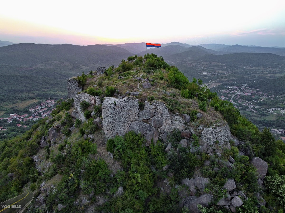 Serbian medival Fortress of Zvecan — Atraksione në Mitrovicë — photo 5