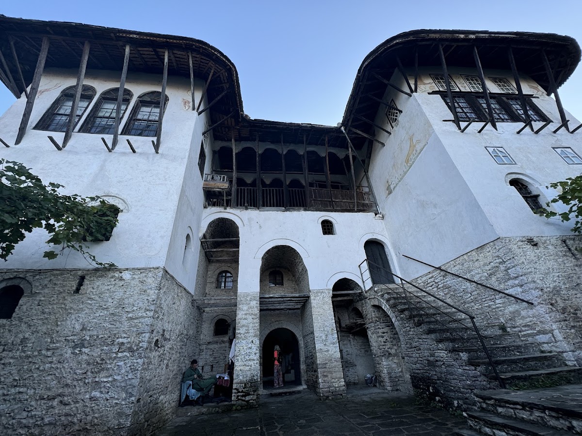 Skënduli House
