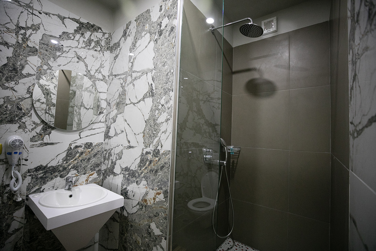 Hotel Lotus Tirana photo 5