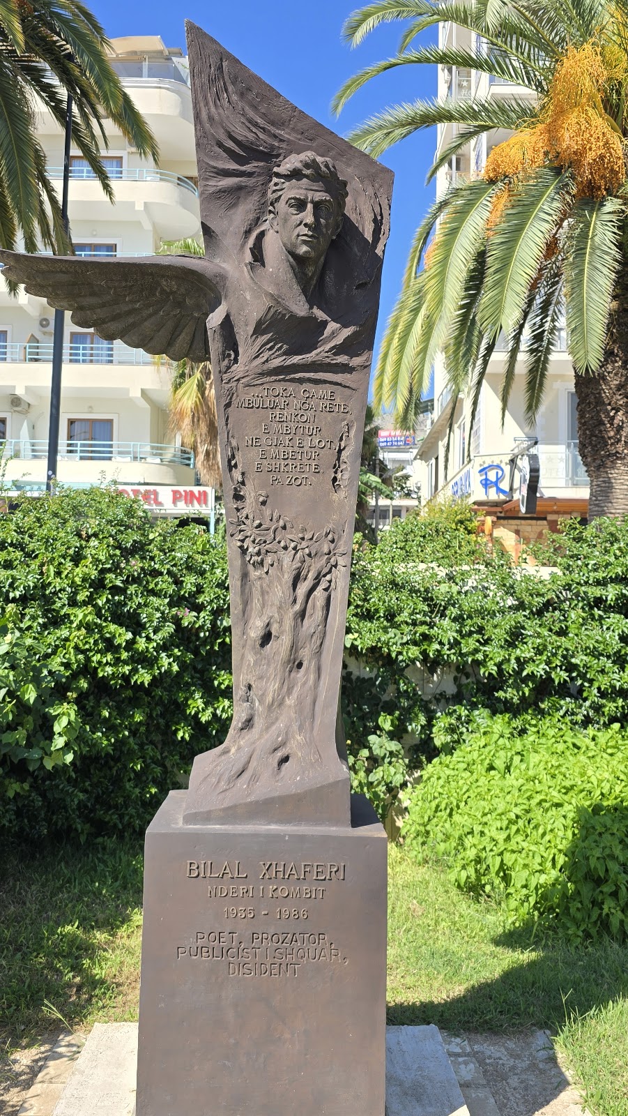 Hoxha Tahsin Sculpture & Bilal Xhaferi photo 5
