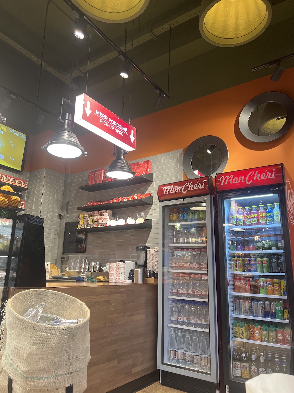 Mon Cheri Coffee Shop photo 3