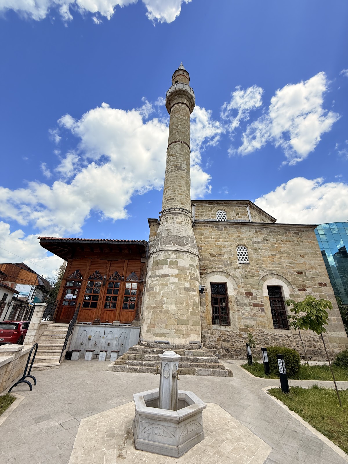 Kosovo Museum — Atraksione në Prishtinë — photo 4