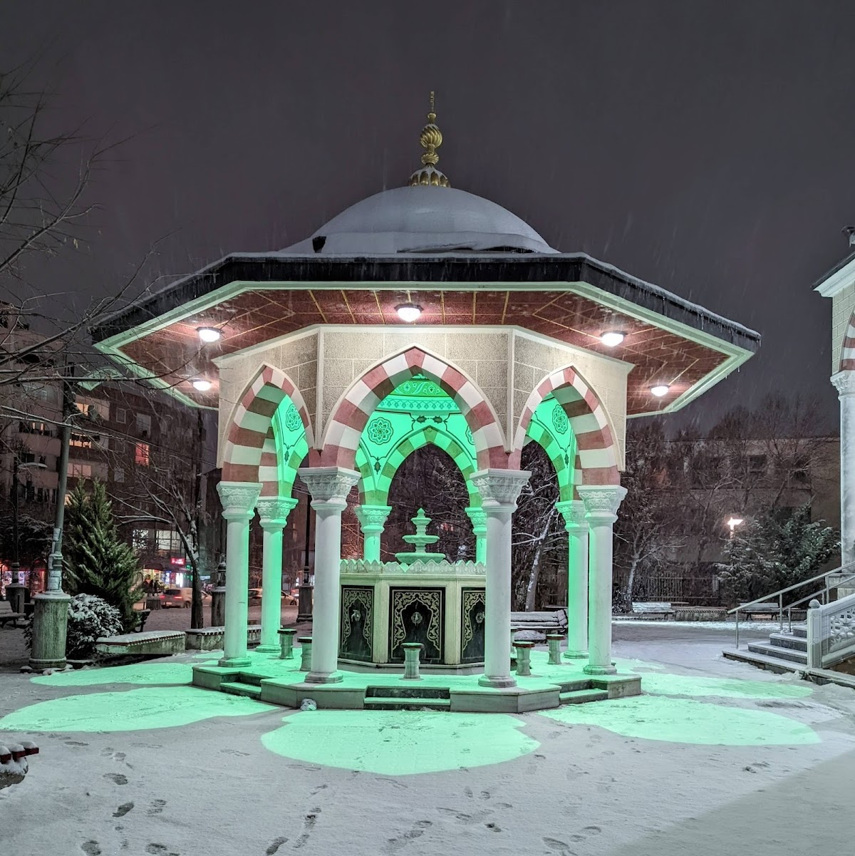 Xhamia Isa Beg — Atraksione në Mitrovicë — photo 3