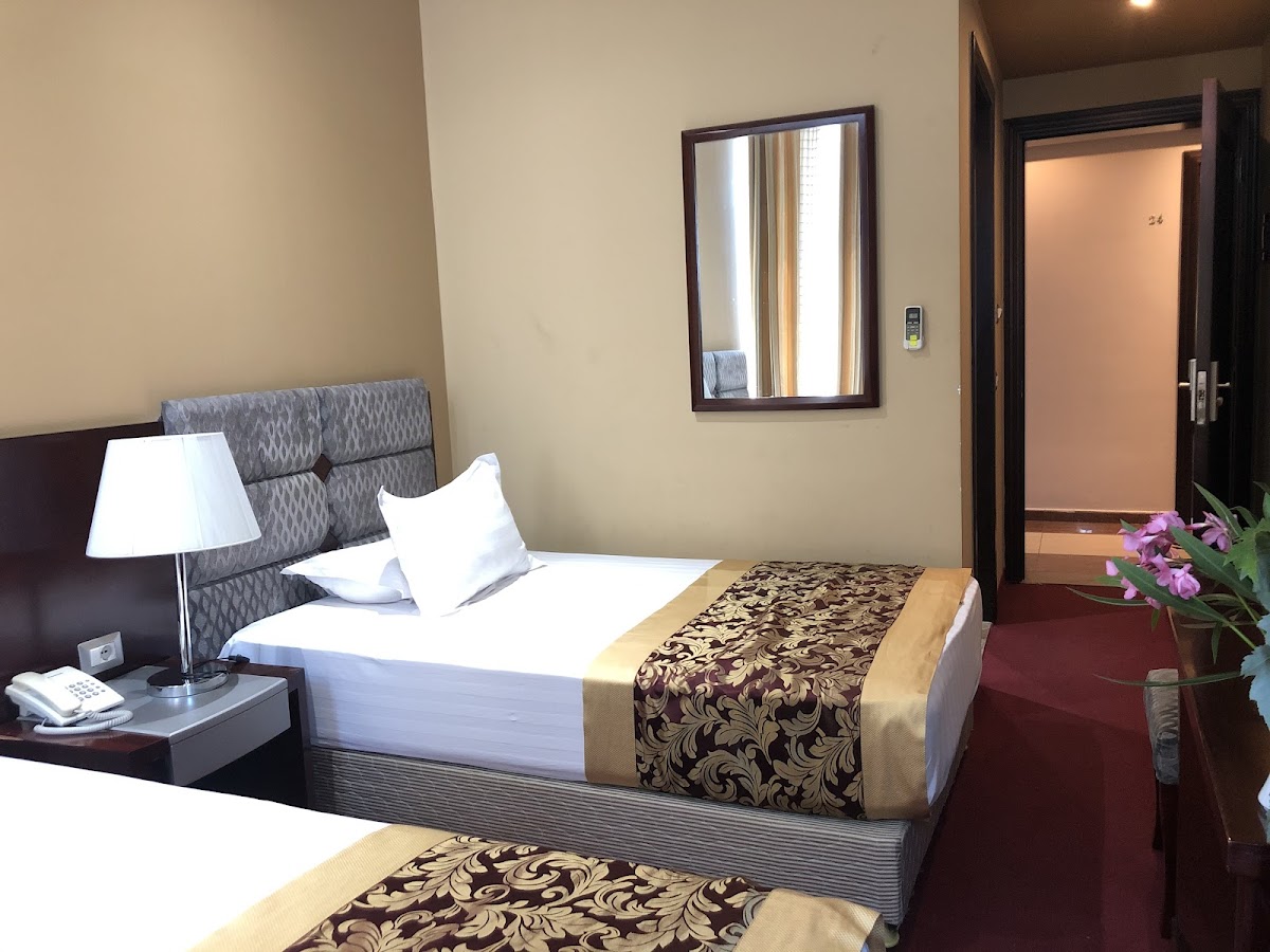 Hotel Arifi photo 2