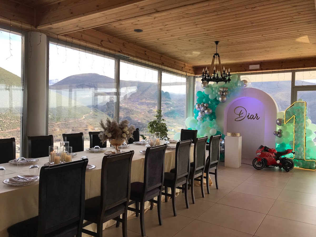 Lugina e Gjelbërt Bar Restaurant