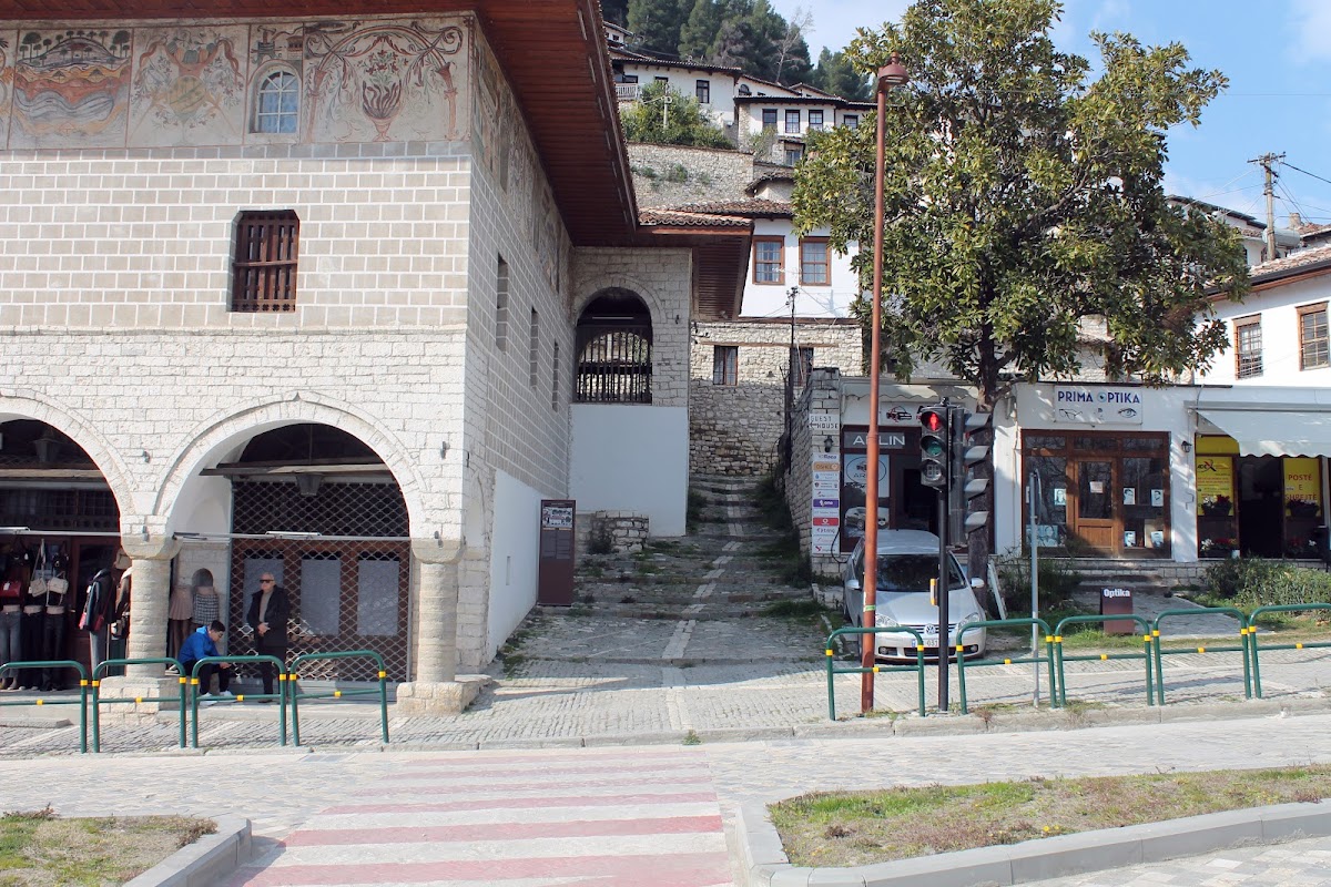 Tomor Shehu Guest House