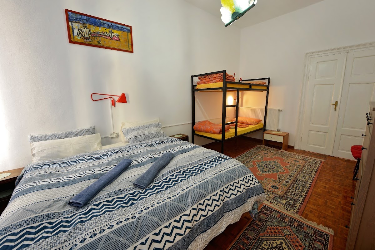 Shkodra Backpackers Hostel - Mi casa es Tu casa photo 2