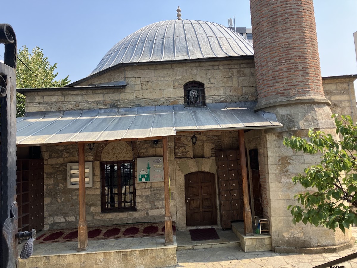 Xhamia e Llapit — Atraksione në Prishtinë — photo 2