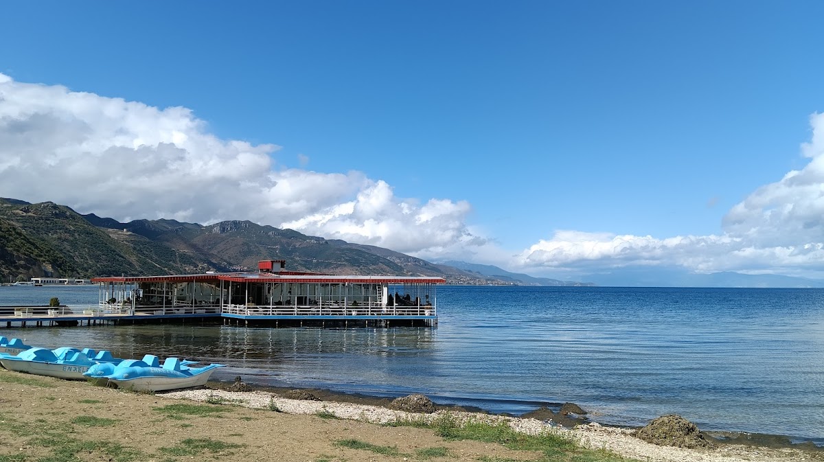 Beach in Pogradec — Plazhe në Pogradec