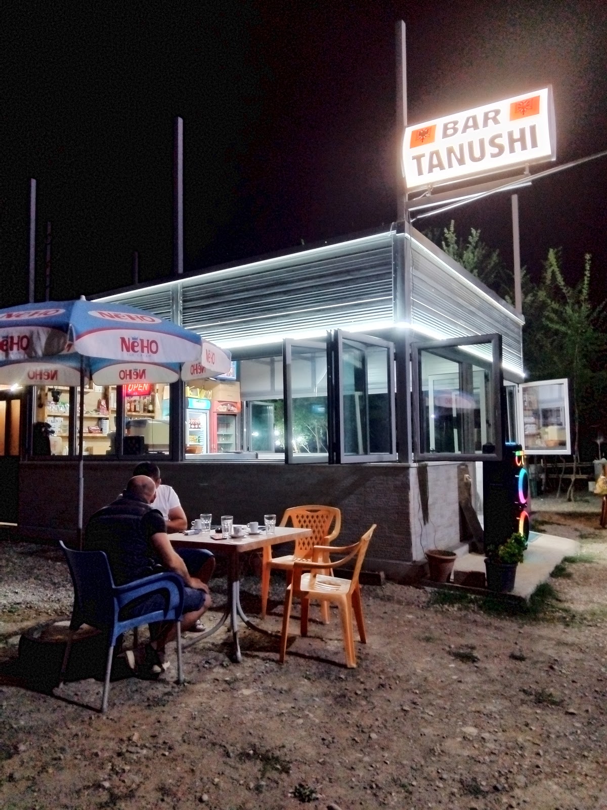 Tanushi Bar Cafe & Camping photo 4