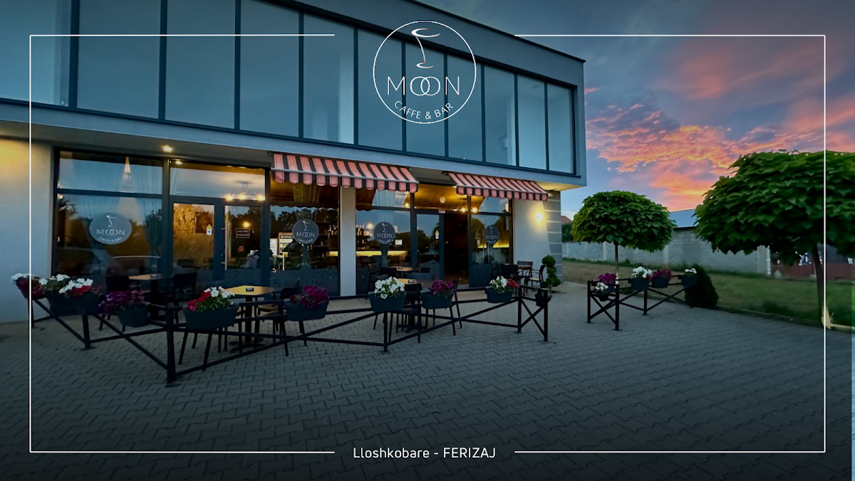 Moon Caffe & Bar