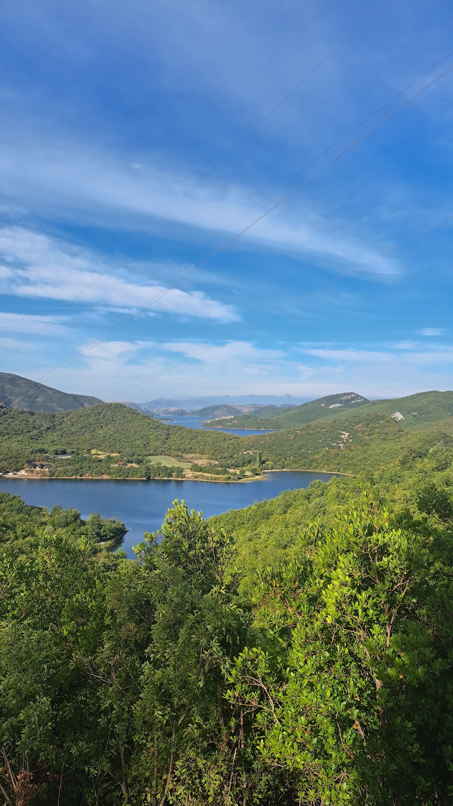 Komani lake photo 3