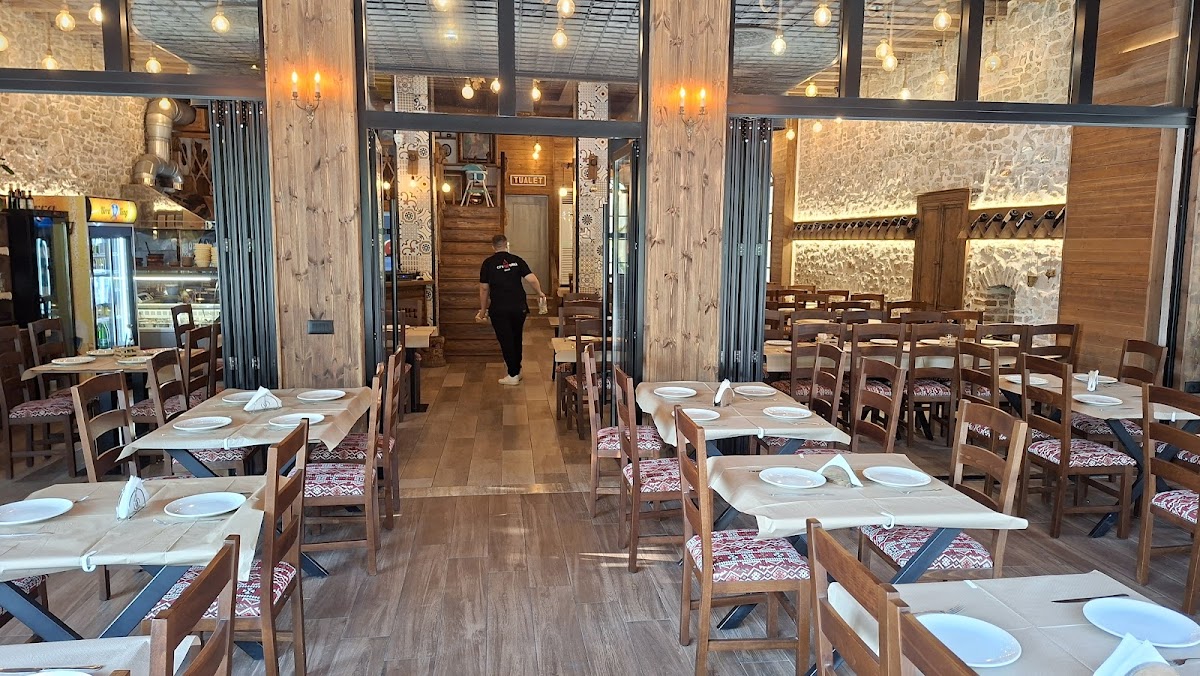 City Grill Berat - Bar&Restaurant photo 3