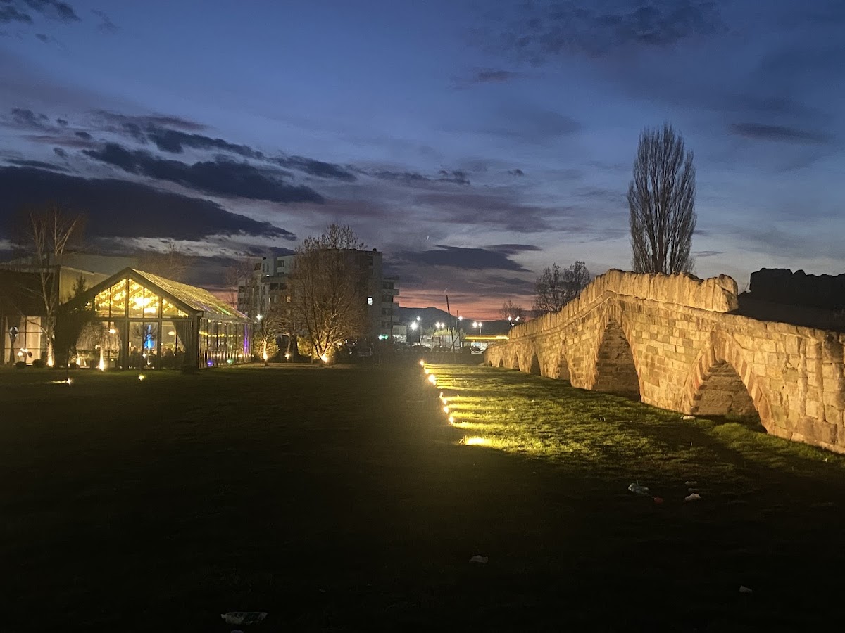 The Old Stone Bridge — Atraksione në Vushtrri — photo 2