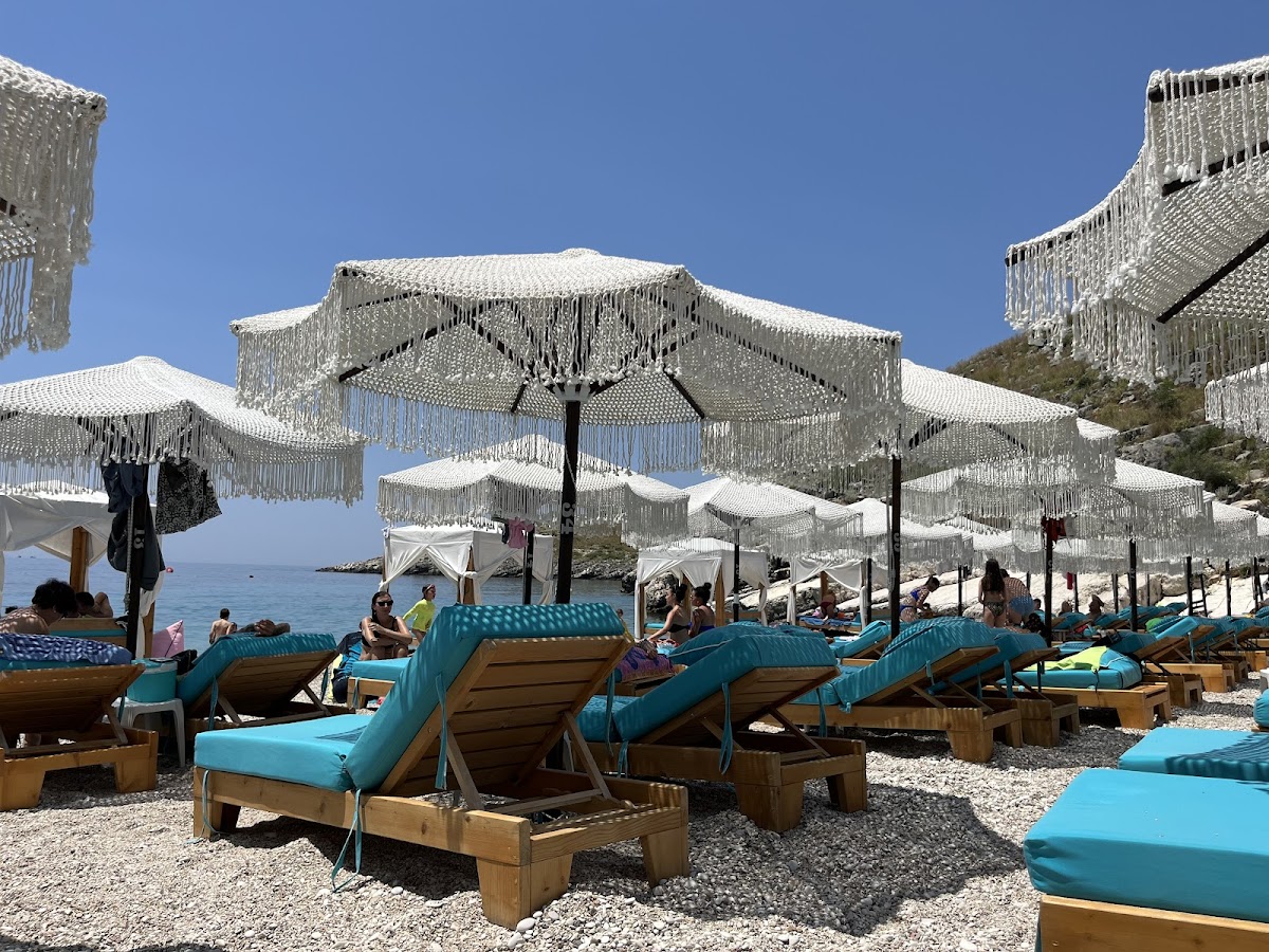 MUMBAS BEACH CLUB
