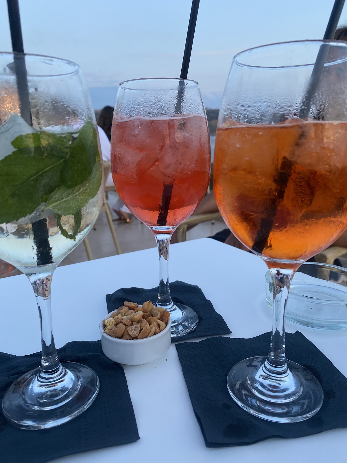 Thèa Rooftop Bar photo 2