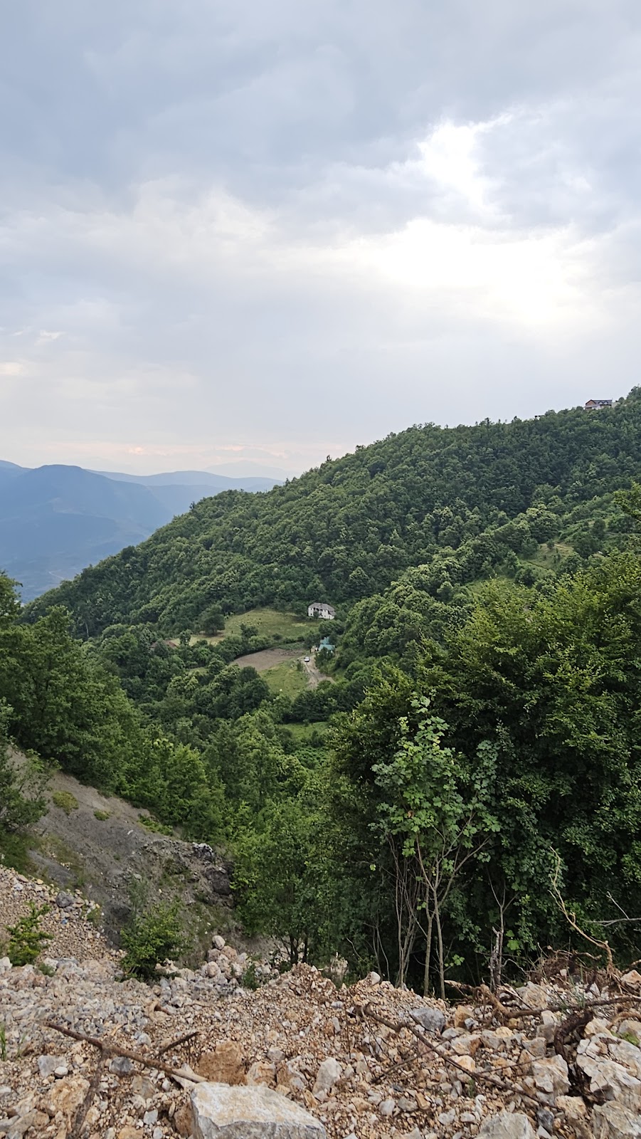 Llozhen, Tropojë