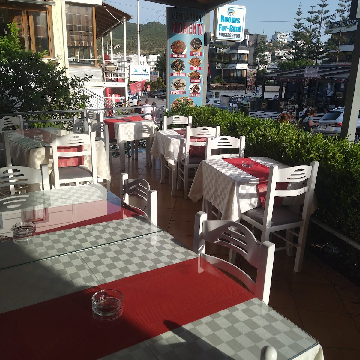 RESTUARANT MOMENTO