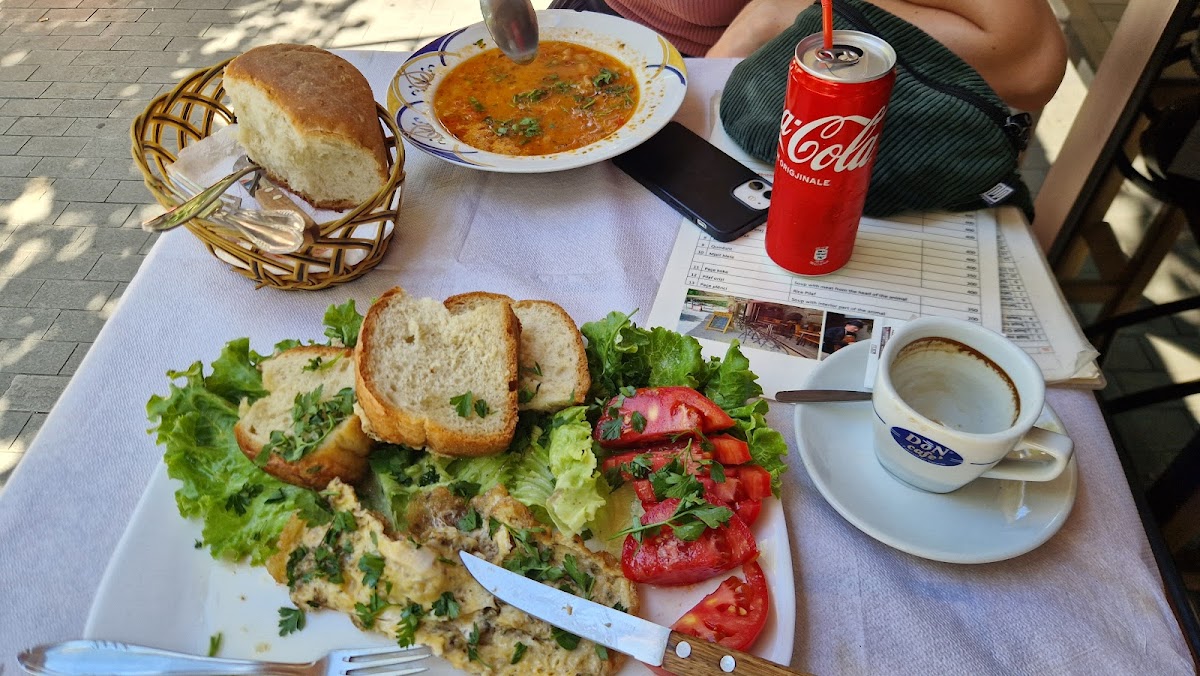 Hani Kikes Restaurant Bar photo 4