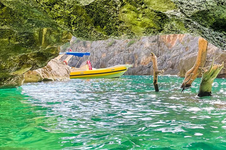 Himara Boat Trips Coco Loco photo 4