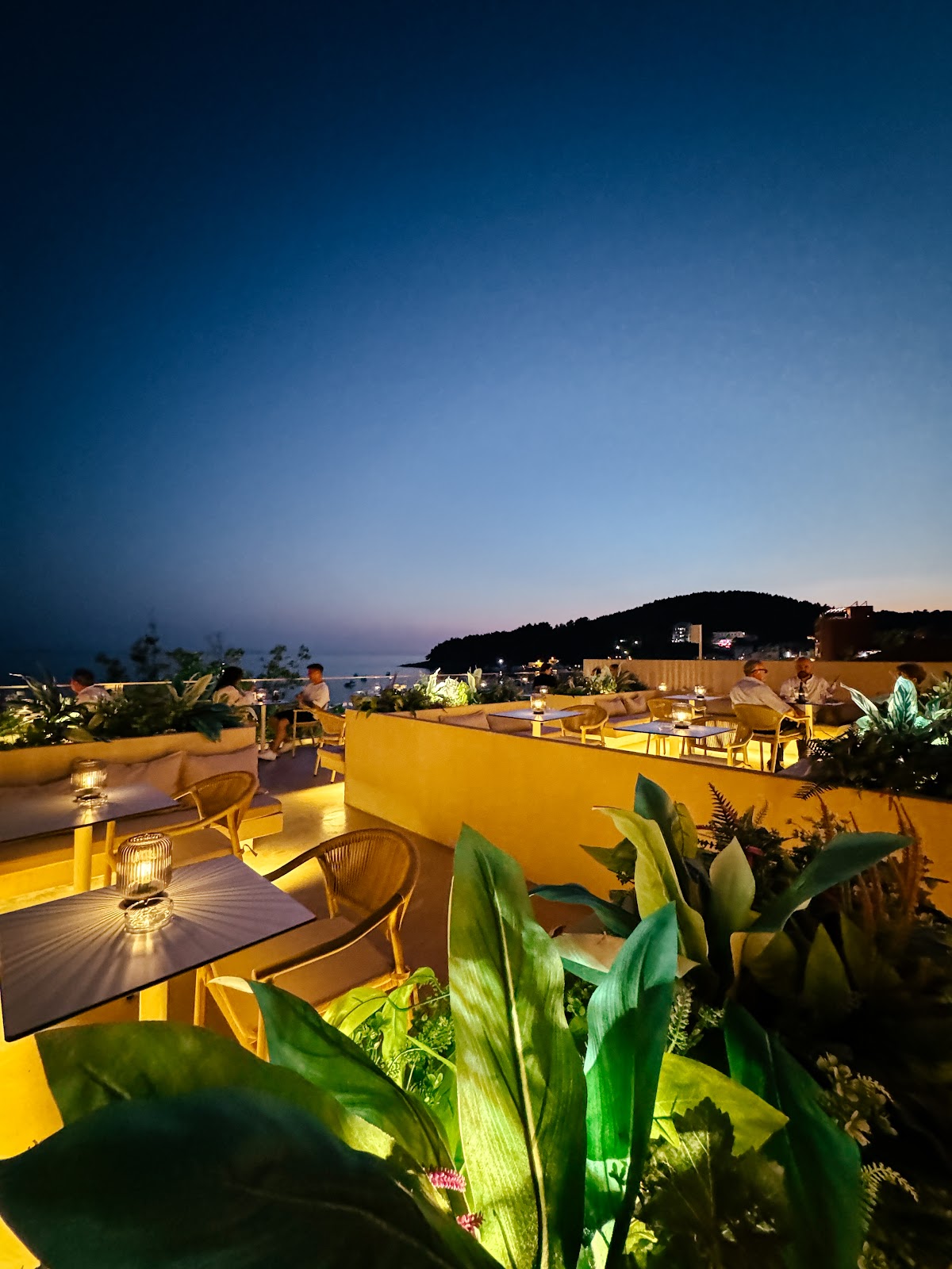 Thèa Rooftop Bar photo 4