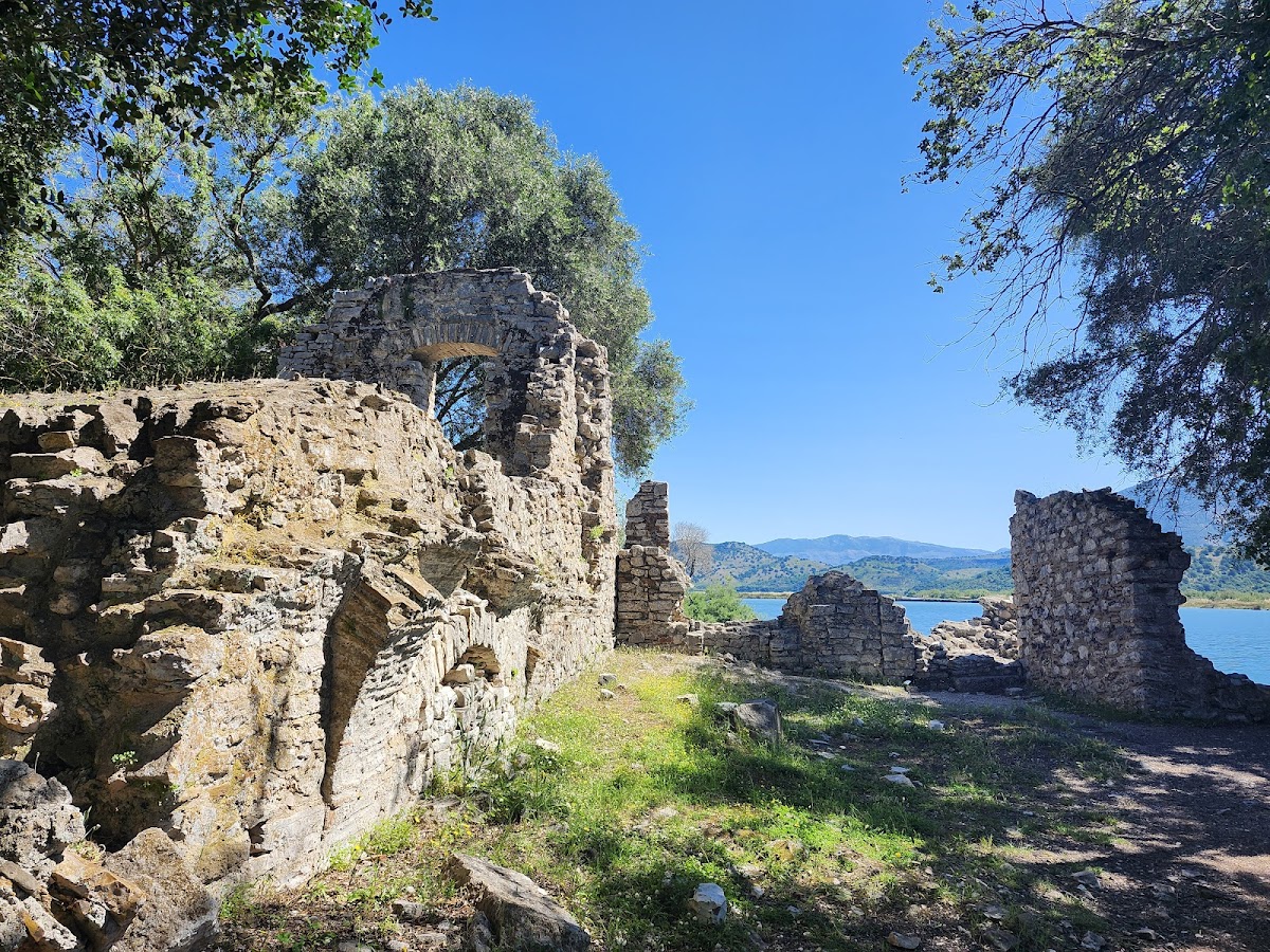 Ruins photo 2