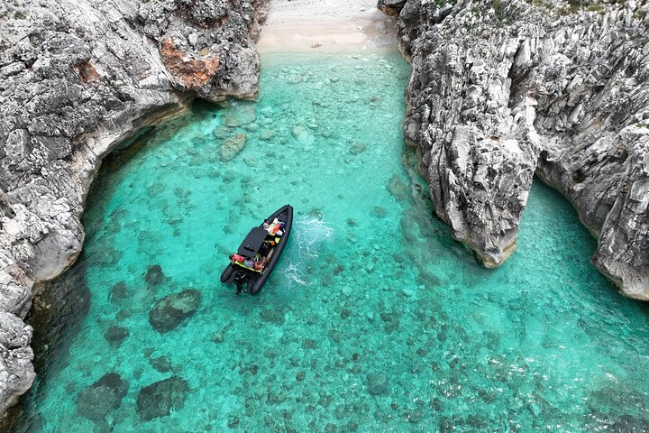 Himara Boat Trips Coco Loco