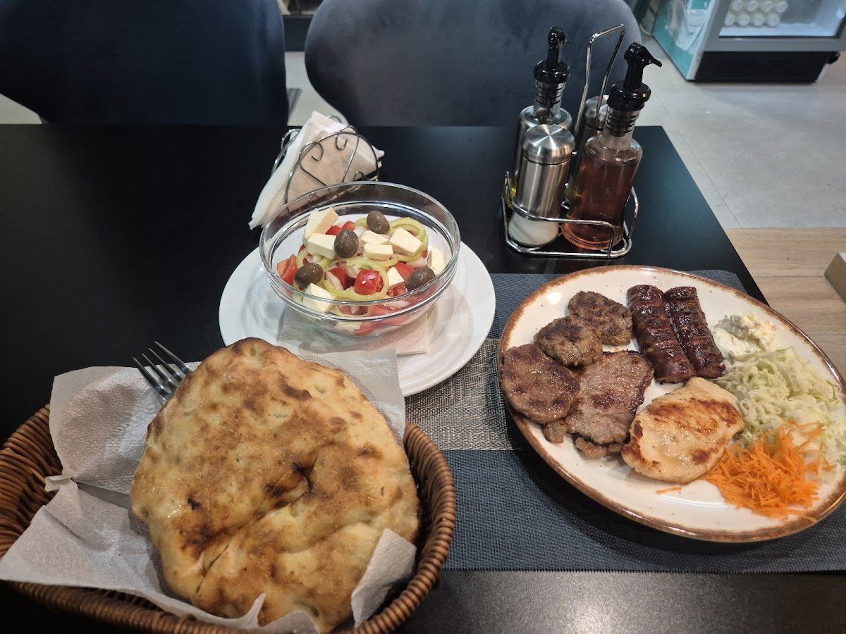 Eat Well Restaurant Grill photo 4