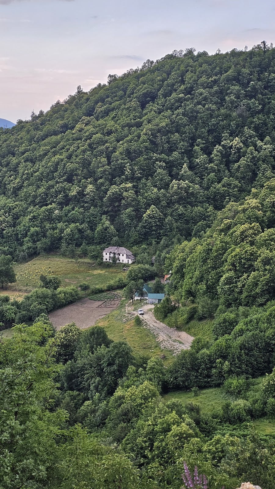 Llozhen, Tropojë photo 3
