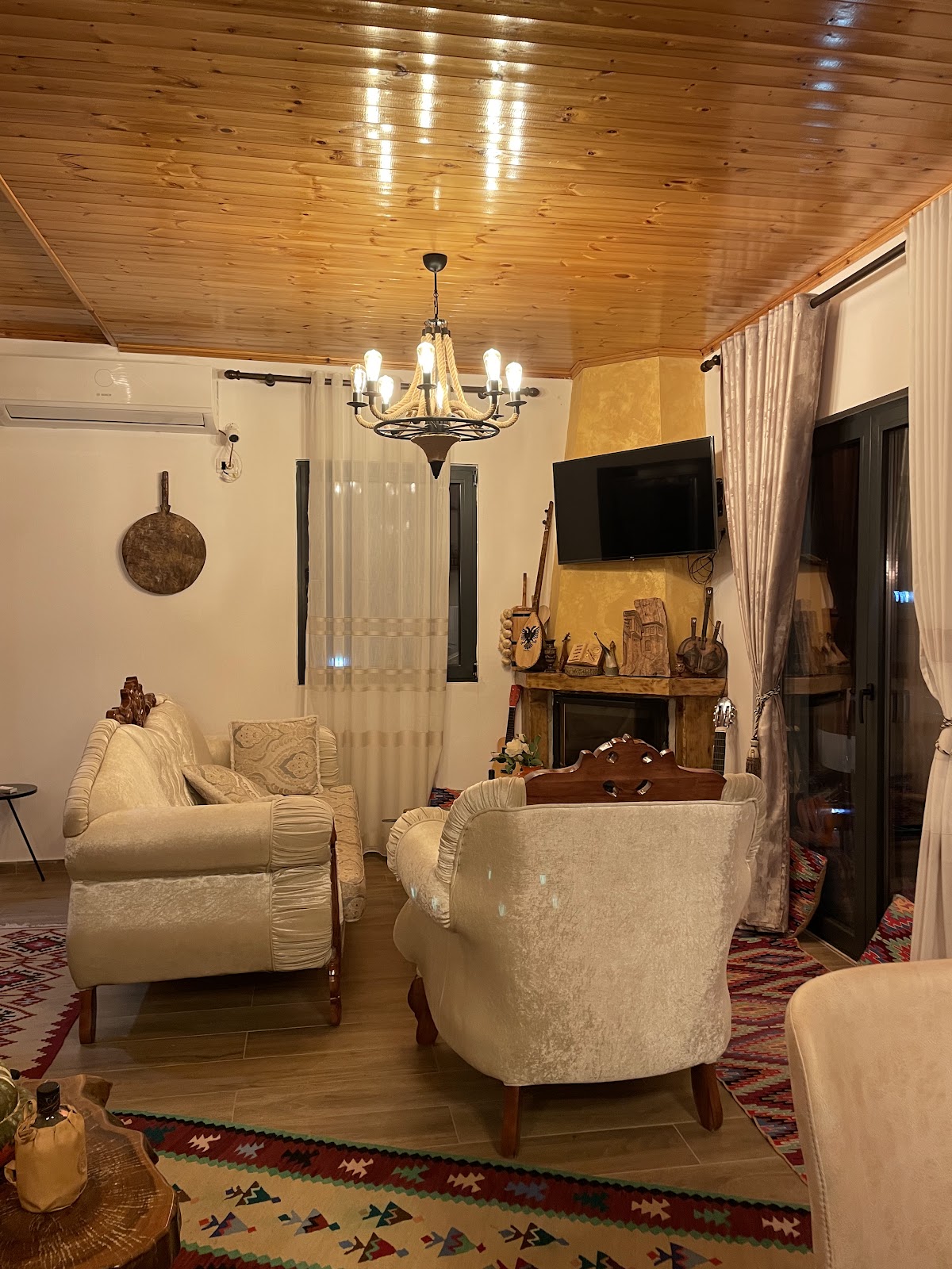 Bujtina KAEL photo 3