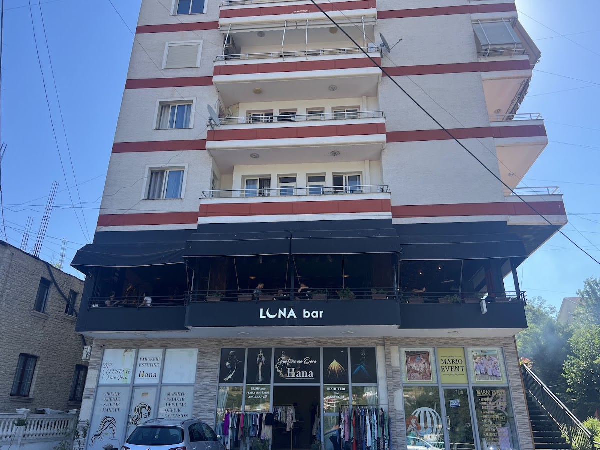 Luna Bar