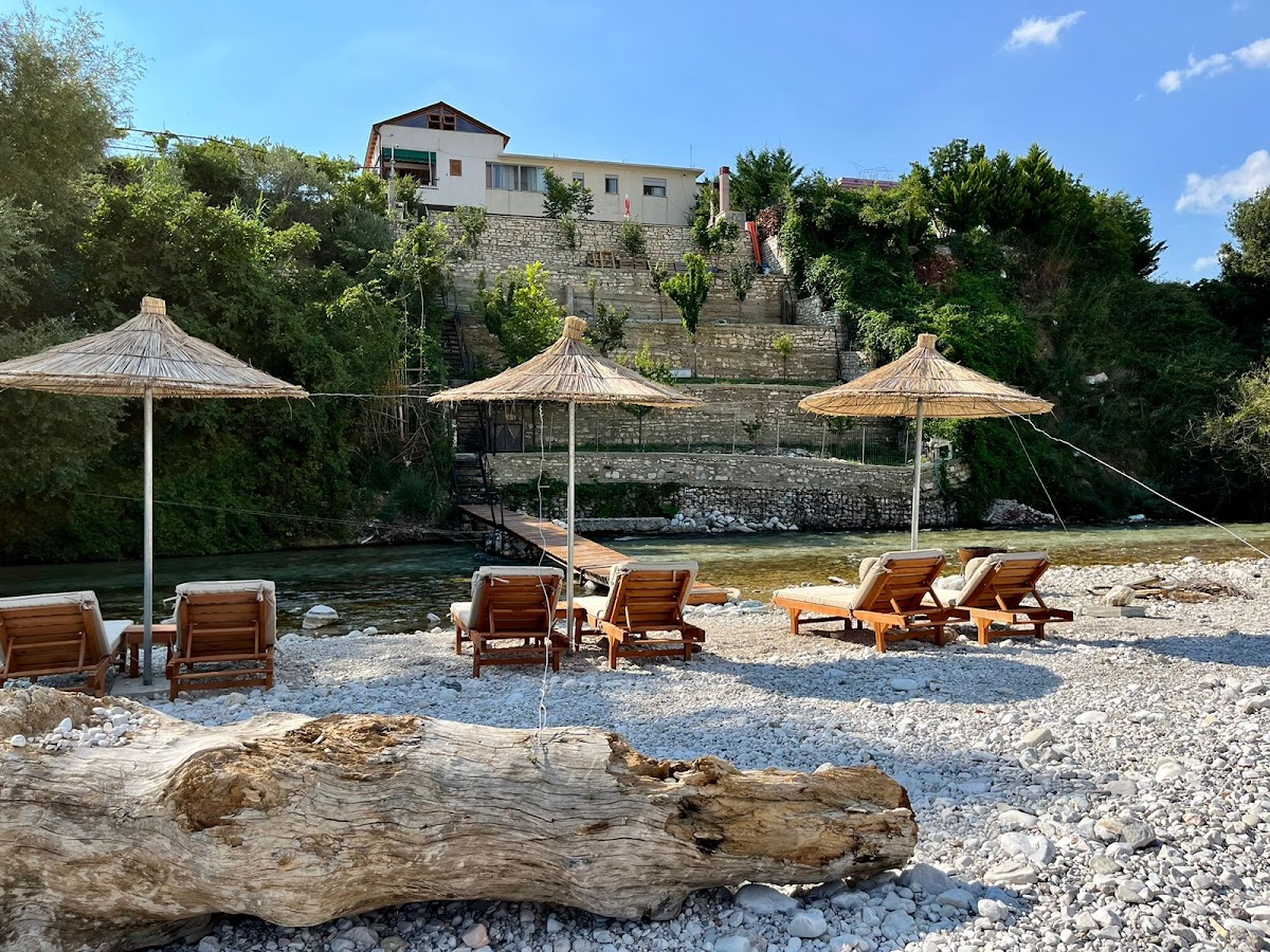 River Escape Villa photo 3