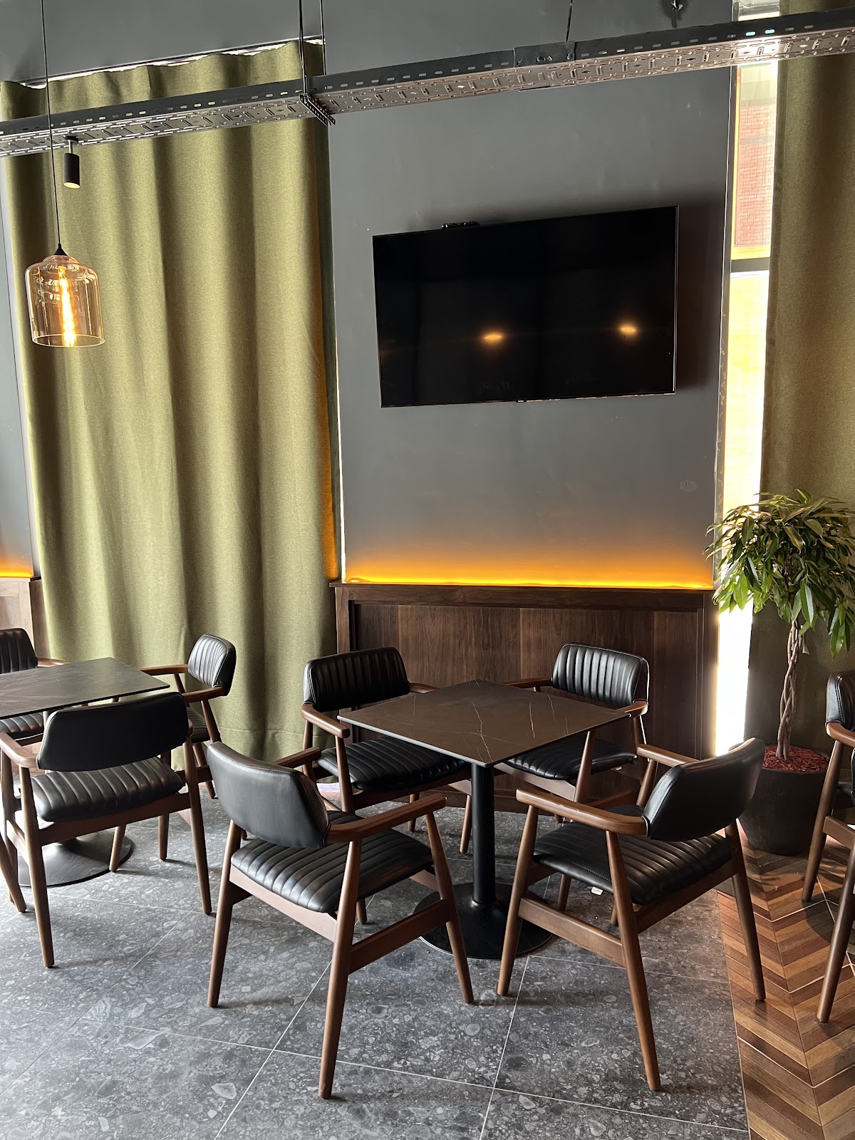 Monarch Bar photo 4