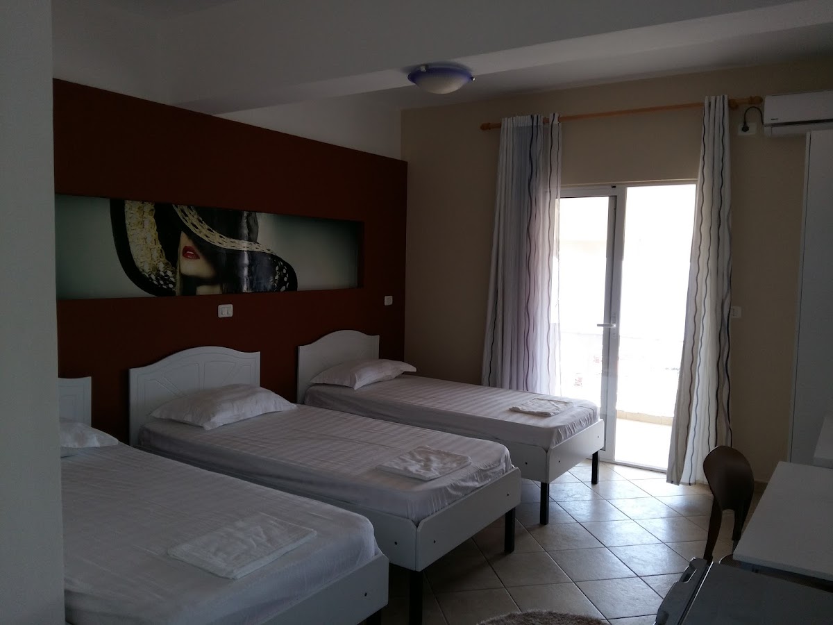 Ideal ApartHotel Saranda photo 2
