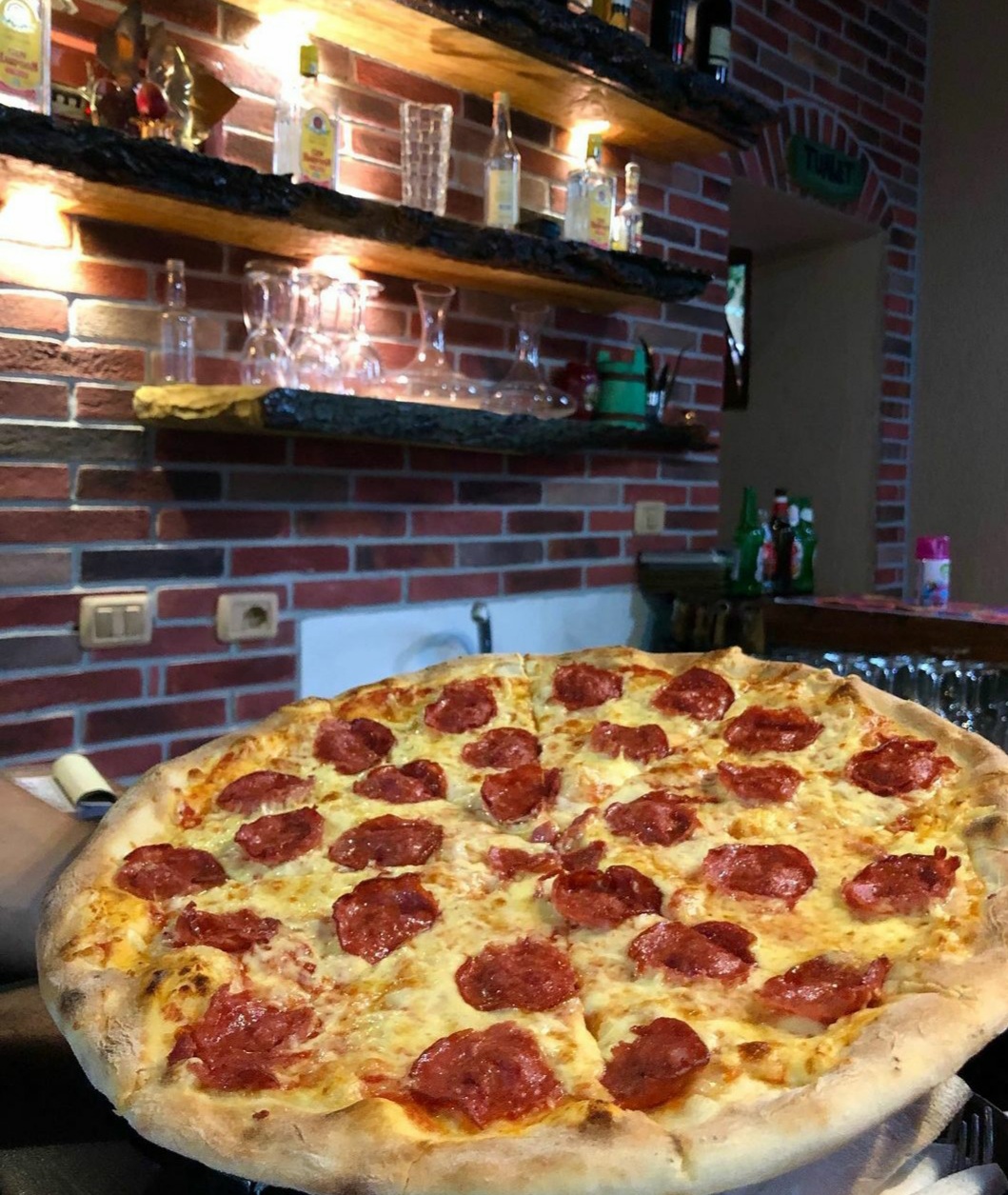 Pizza Restorant Artist photo 4