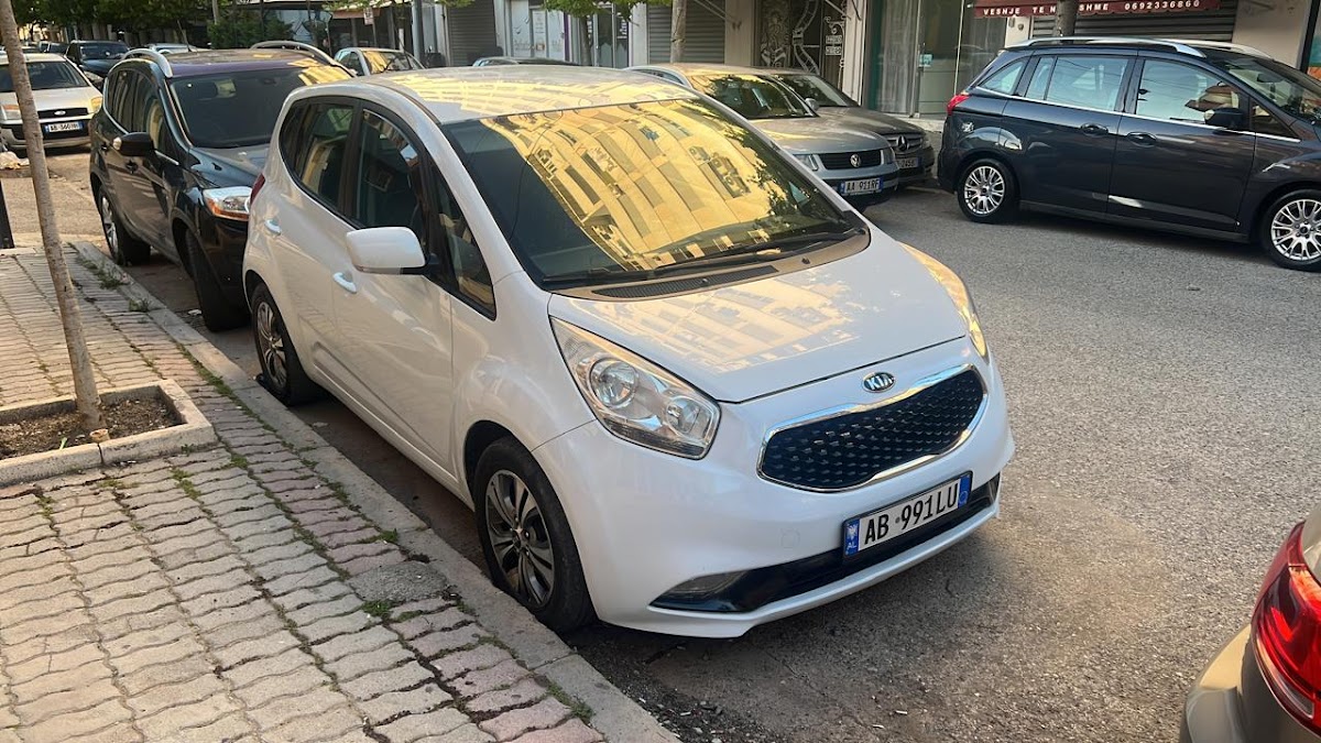 Makina me qera Kings Rental / Rent a Car photo 2
