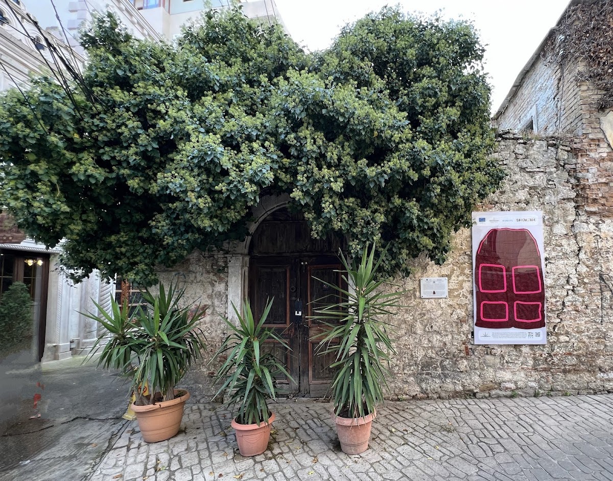 Shtegu i dyerve të vjetra të Durrësit - Vila Tedeskini photo 5