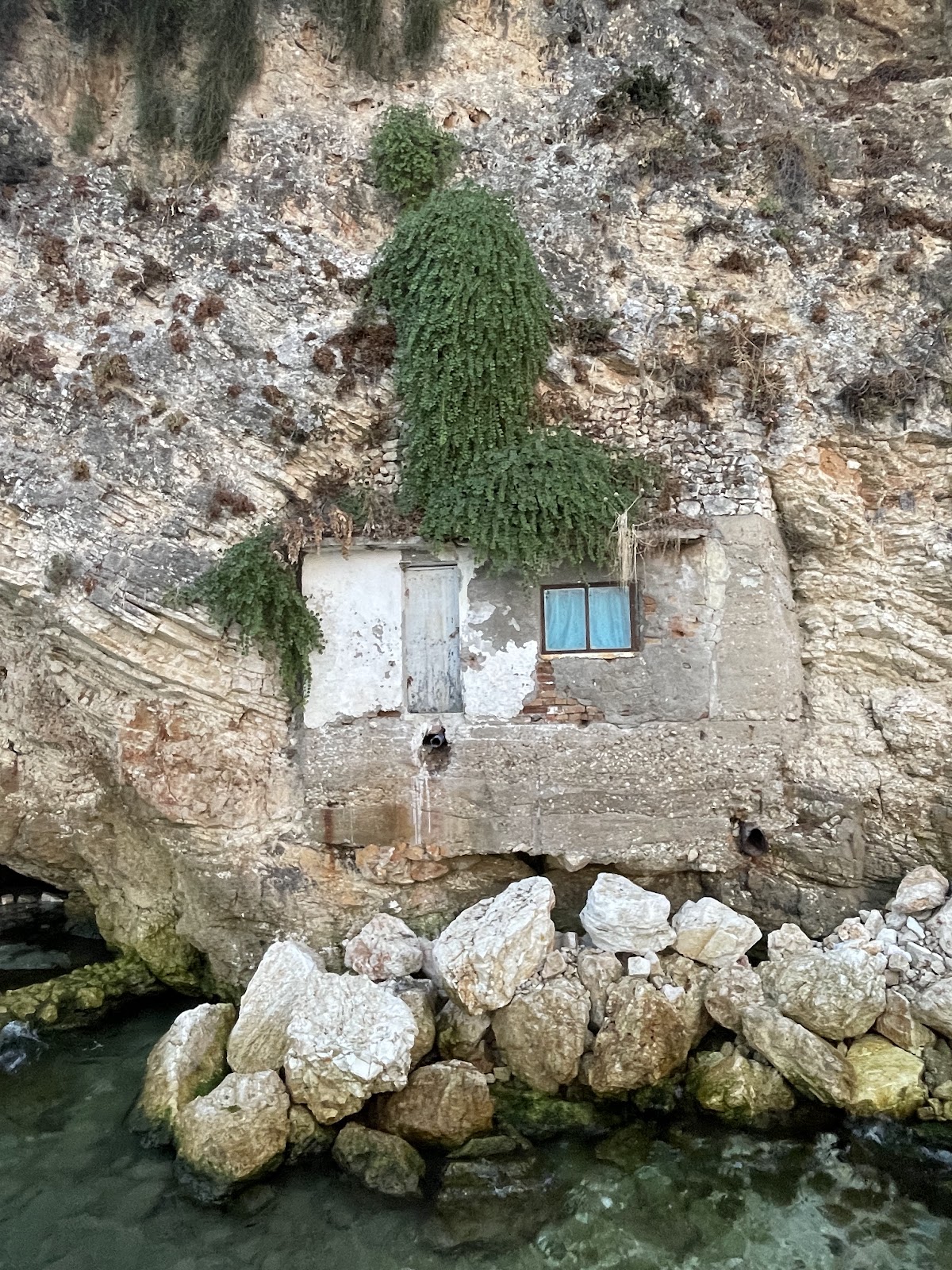 The Home on the Rock - Vlorë Albania photo 2