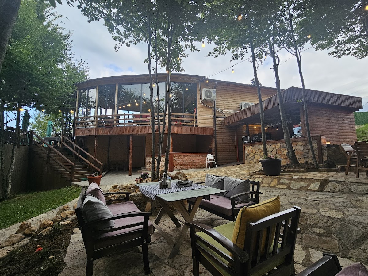 Restaurant Te Lisat Jezerc — Restorante në Shtime — photo 4
