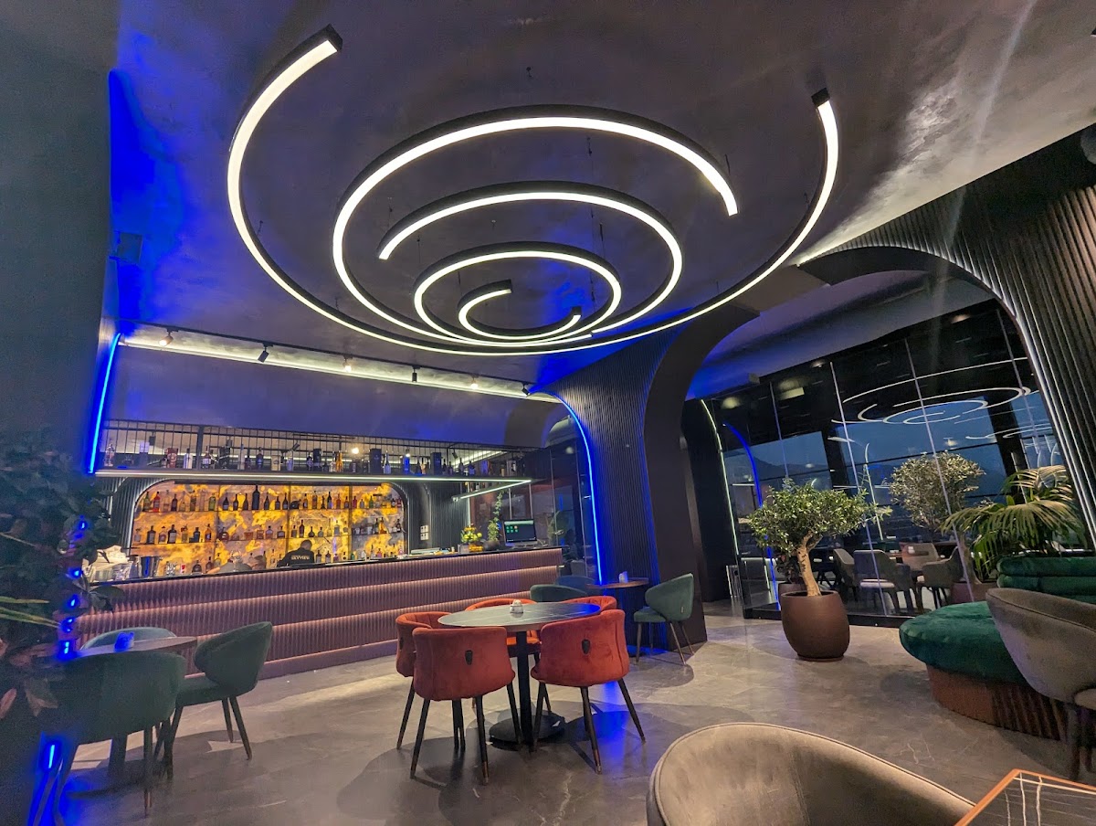Sky View Bar, Restaurant and Hotel photo 3