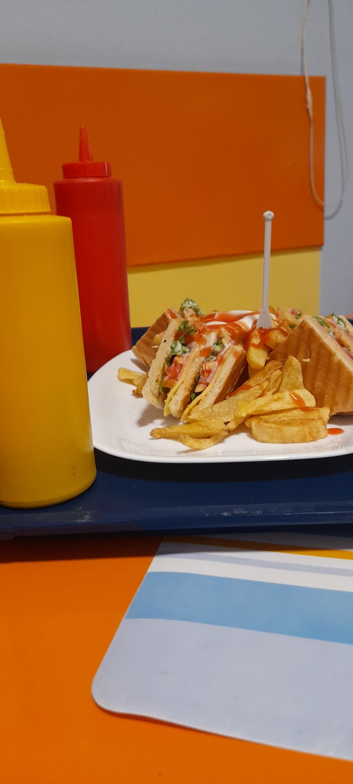 FAST FOOD TWEETY photo 3