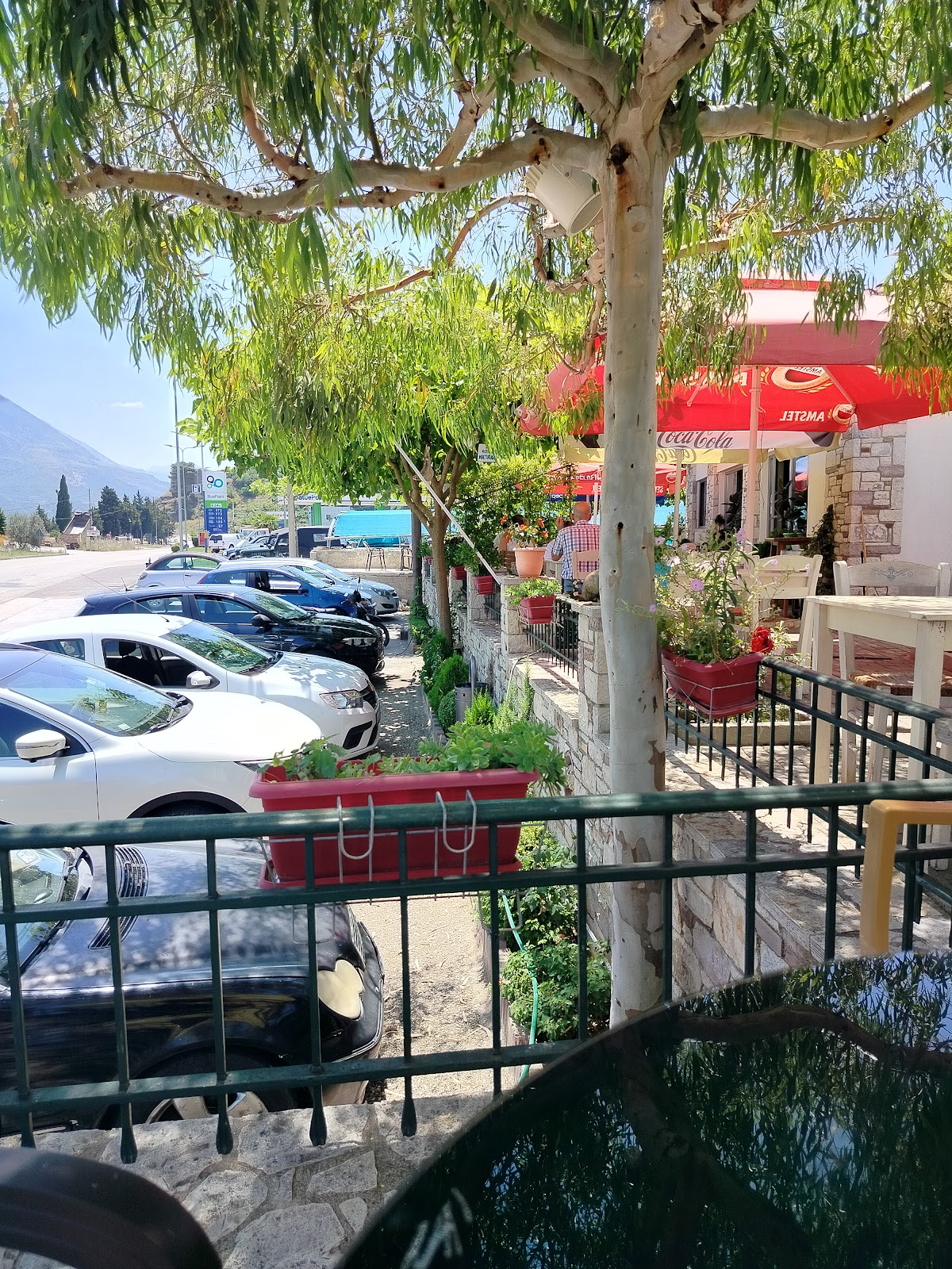 Breezy Grill & Bar