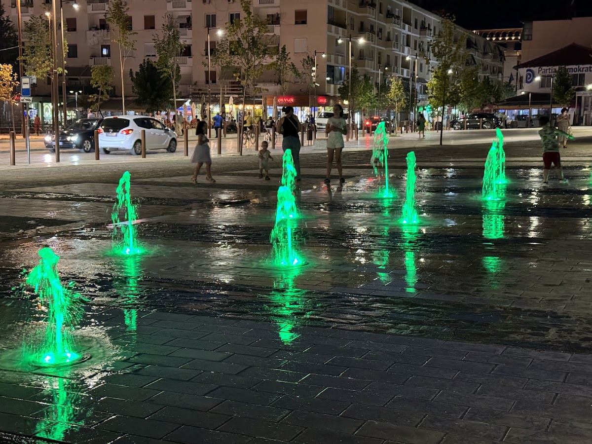 Fountain square photo 5