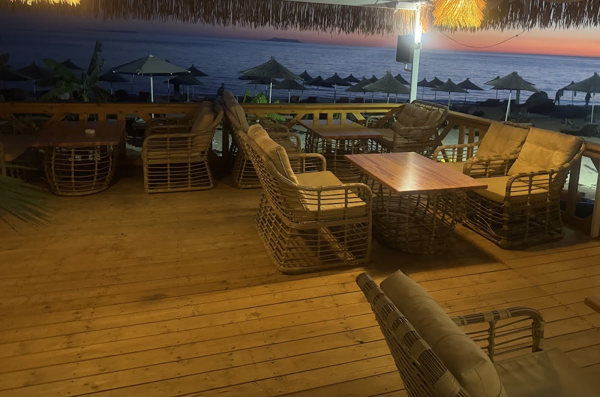 Piccadilly Beach Bar & Restaurant