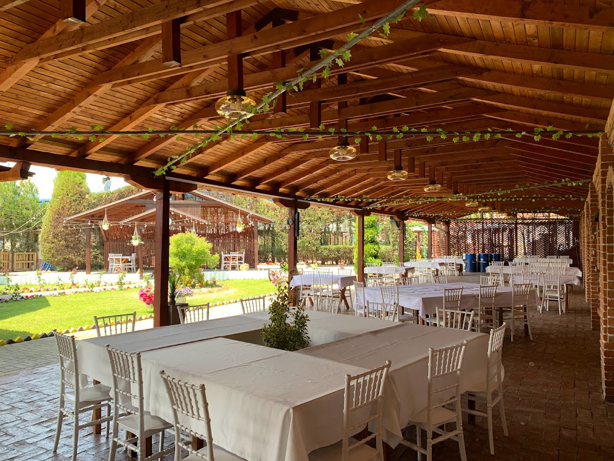 Restaurant Green Garden — Restorante në Suharekë