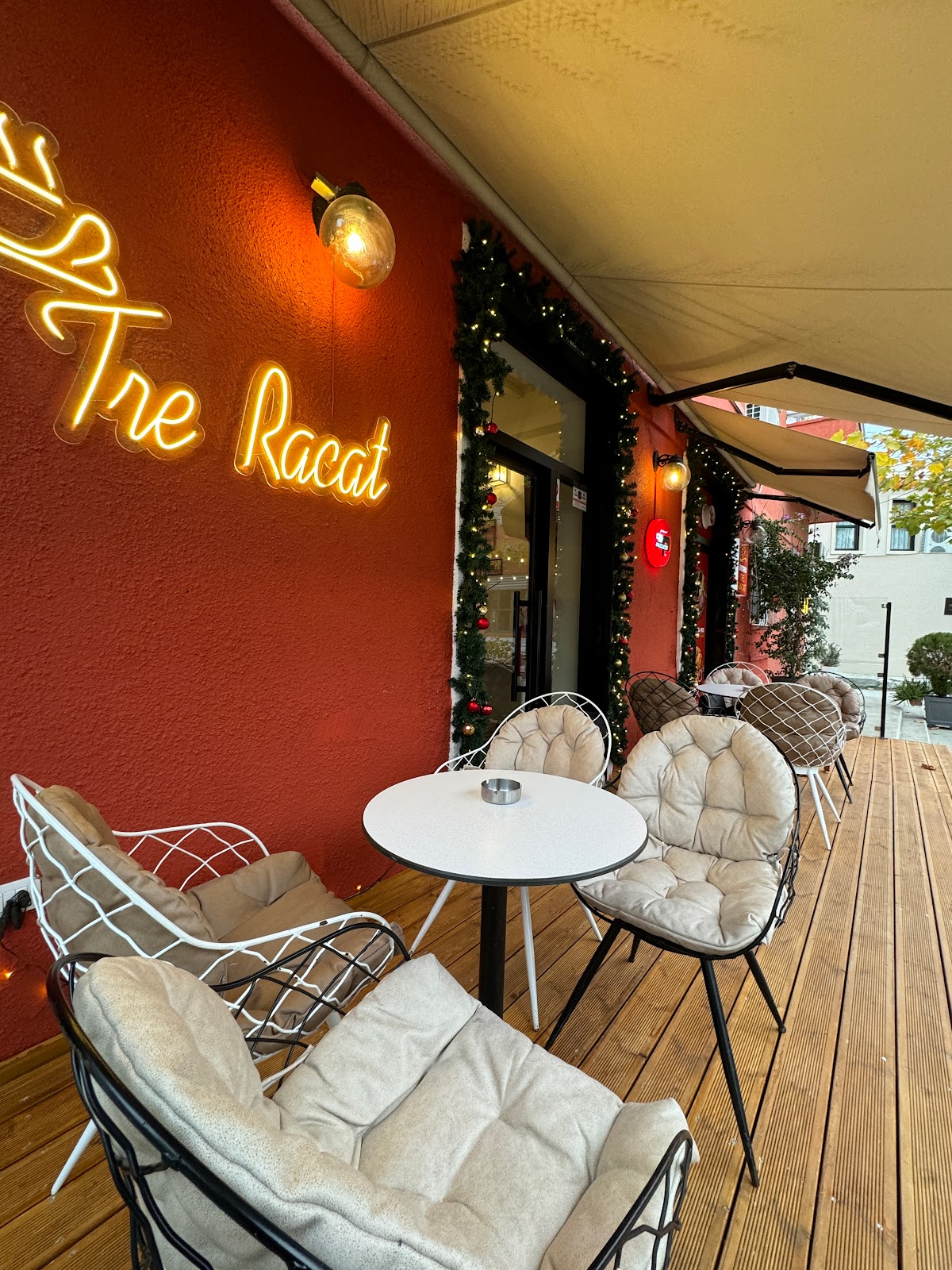 Tre Racat Bar & Bistro photo 3