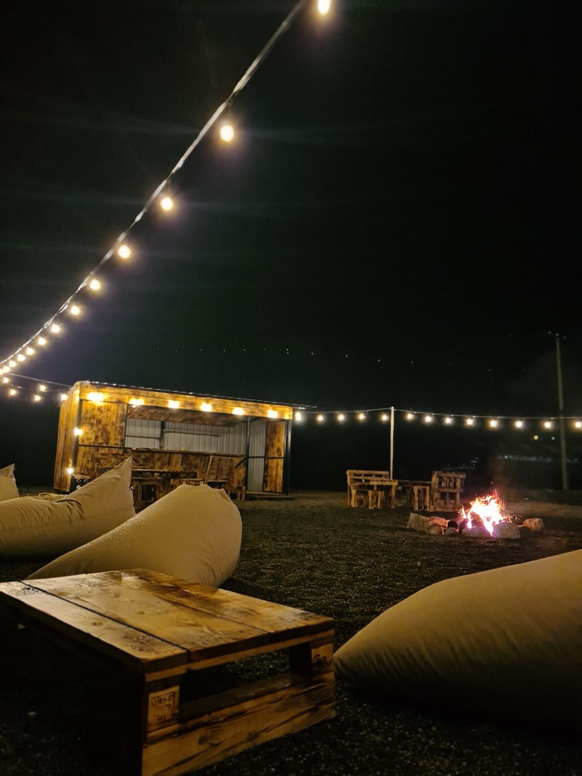 Lake Side Lounge photo 3
