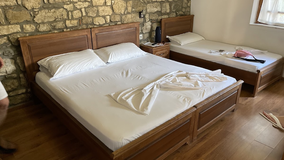 Hotel Kalaja photo 2