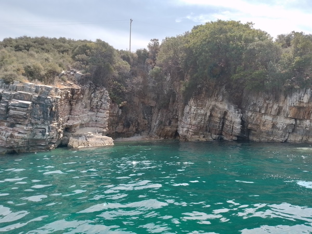 The Cave of Milot photo 4